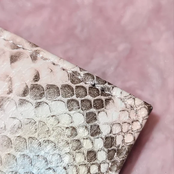 Hard To Find! Jessica Simpson large bifold/zip-around wallet. - Picture 16 of 16